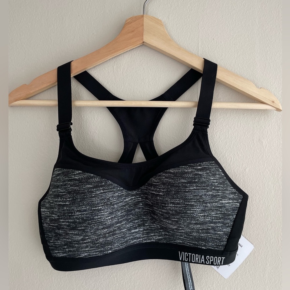 NWT Victoria’s Secret sports bra